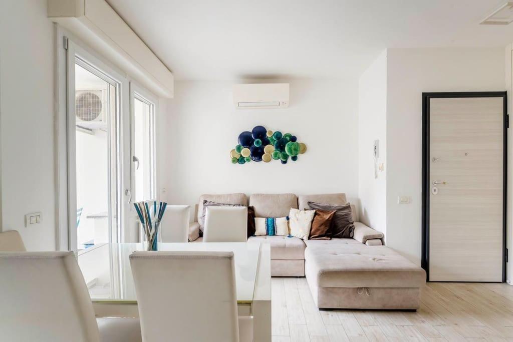 Apartment Brand New 3 Bedrooms In Navigli Area Mailand
