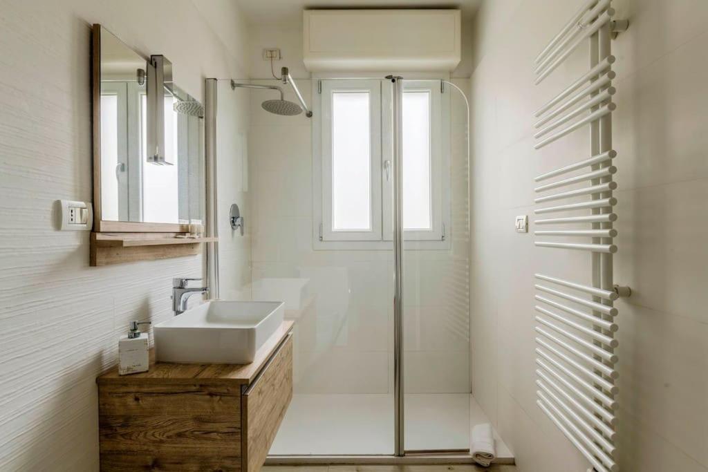 Apartment Brand New 3 Bedrooms In Navigli Area Mailand